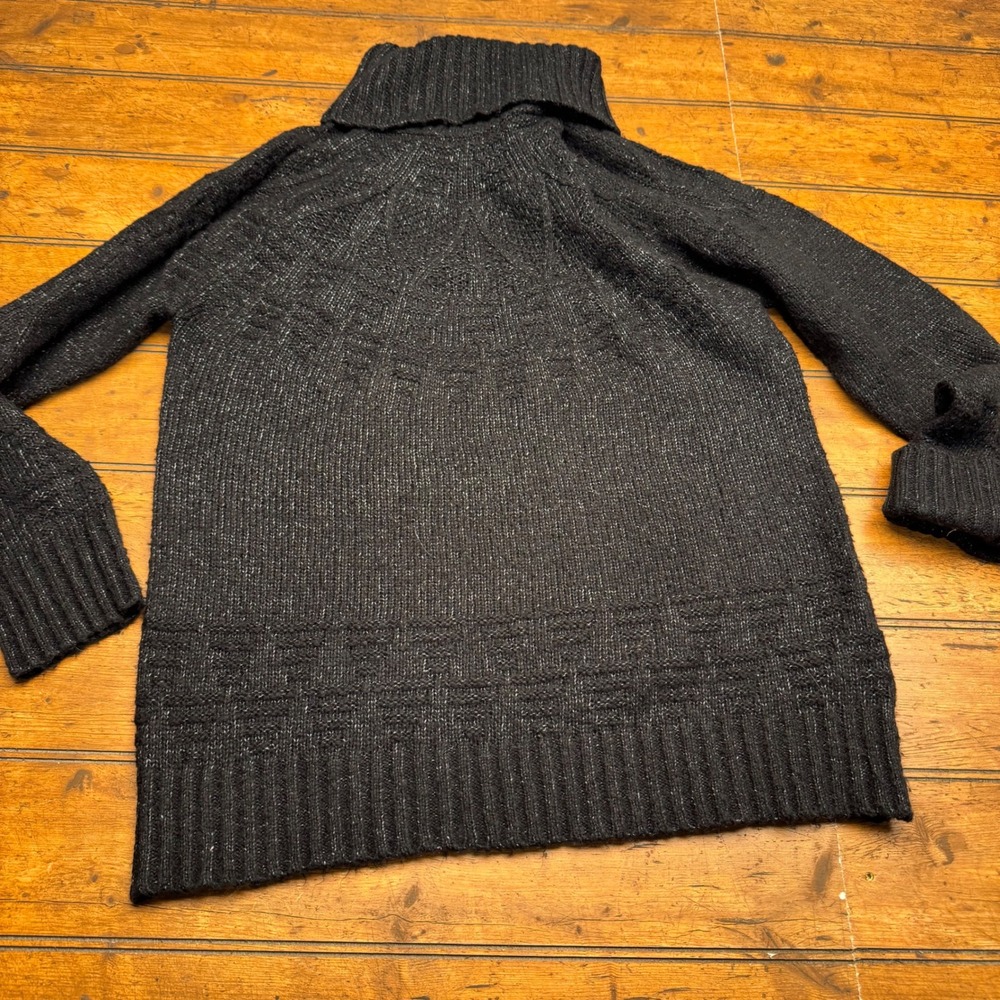 Maurices Black Sparkle Turtleneck Sweater Women's Size Medium‎